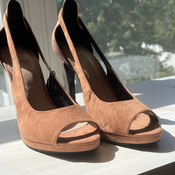 Blush Pink Heels, supper comfy with the added platform - Picture 3 of 5